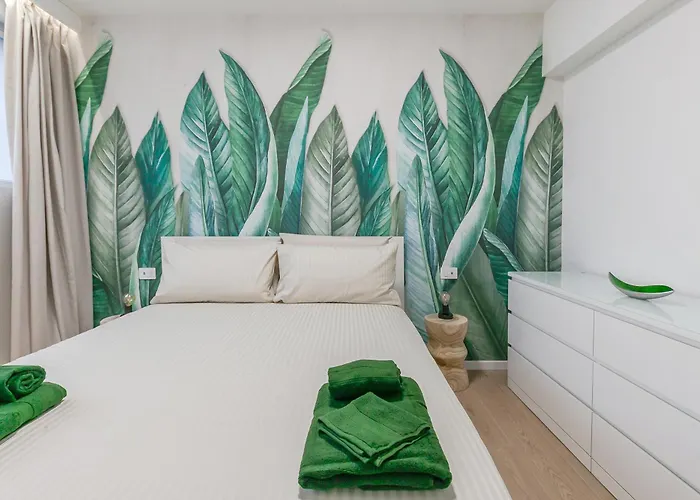 Urban Jungle M3 Duomo 12 Min * מילאנו