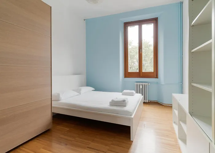 Guesthost - Mm5 Isola Cozy Apartment