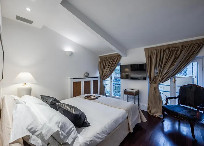 The Seven Stars - Montenapoleone