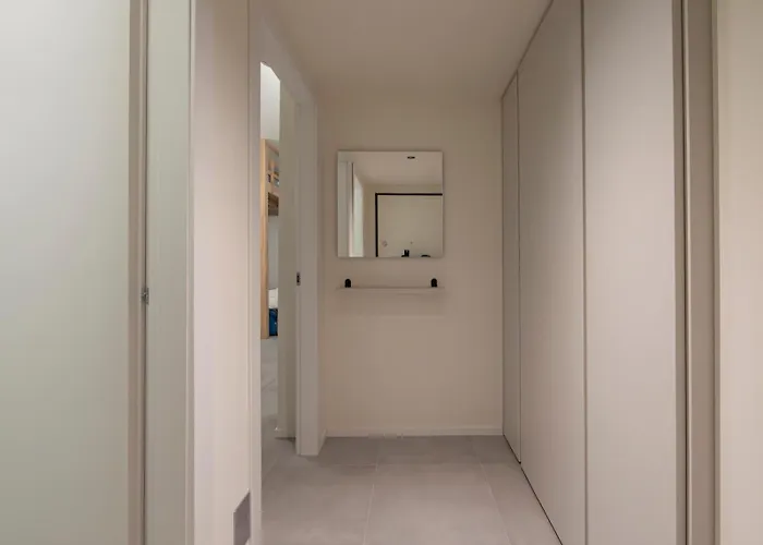 Apartment Duomo M5 A Stone's Throw From The Subway Milan