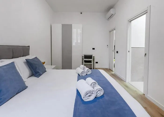 Luxury 2-bedroom Station