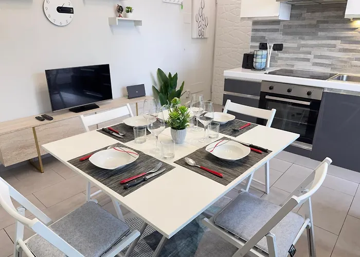 아파트 10 Minutes From Fiera With Large Terrace