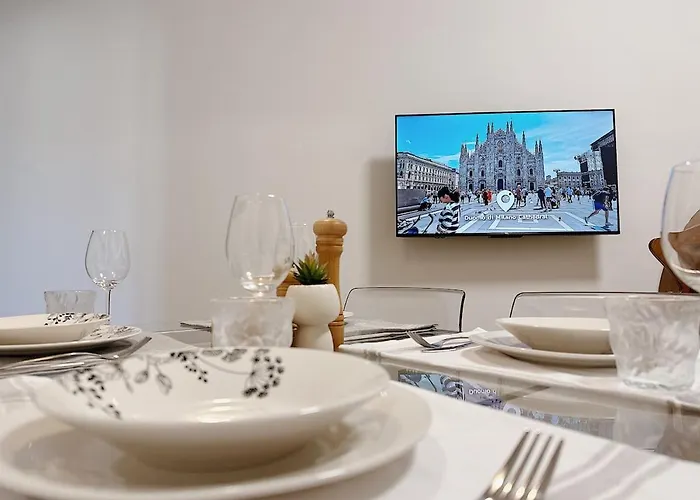 Convention Center Sempione Castle Double Bathroom Entire Apartment, 24h Supermarket, Nightlife 아파트 밀라노
