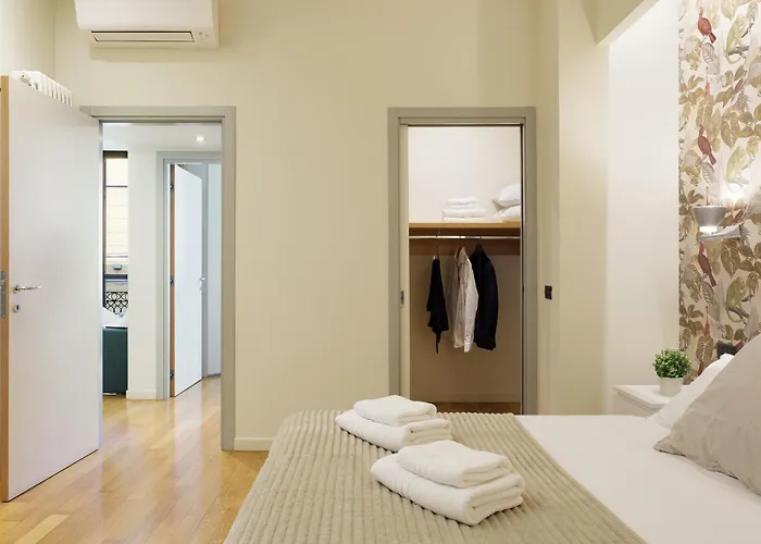 Hl Collection - Heart Of Fashion District