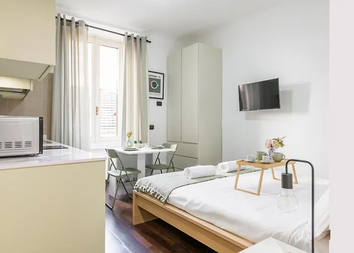 Easylife - - Castaldi 19 - Porta Venezia * Milánó