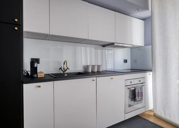 Apartment Just Urban Stays - Chic & Stylish Apt In City Center - 1 Min M2 Metro Milan