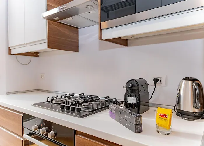 Velvet & Marble - Stylish Luxury Center