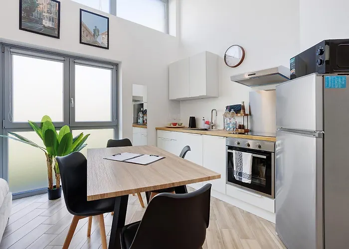 Modern Navigli - 4 * Milan