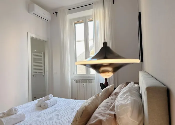 아파트 Convention Center Sempione Castle Double Bathroom Entire Apartment, 24h Supermarket, Nightlife