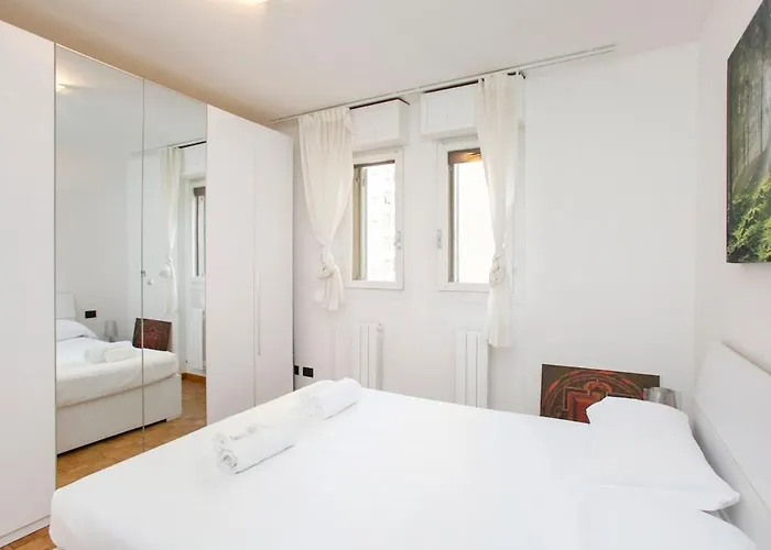 Light Blue Home-sempione Park-metro M2-brera Lejlighed