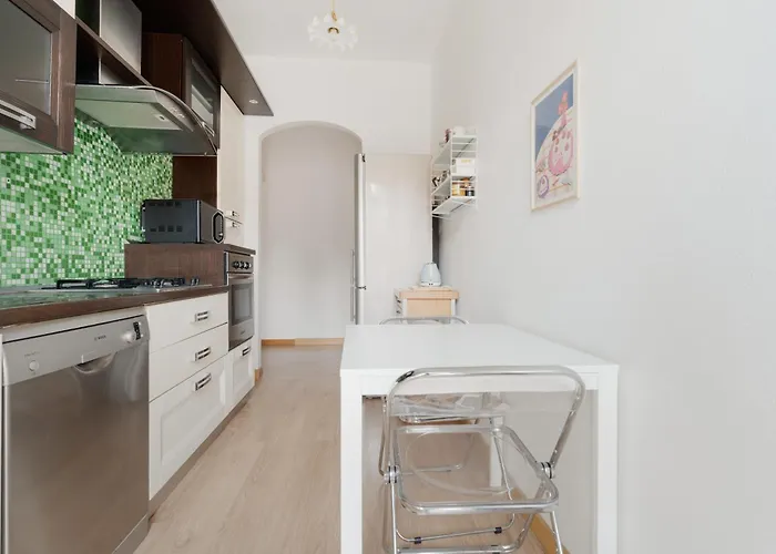 Guesthost - Cozy Flat Near Gorla M1 Daire *