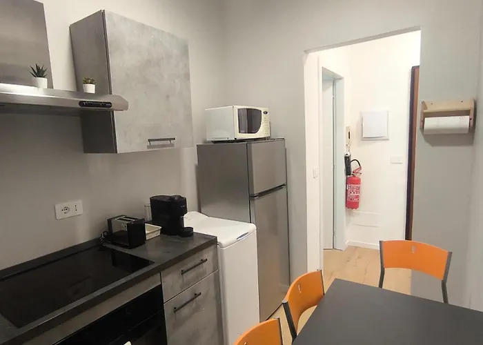 Zuretti House *