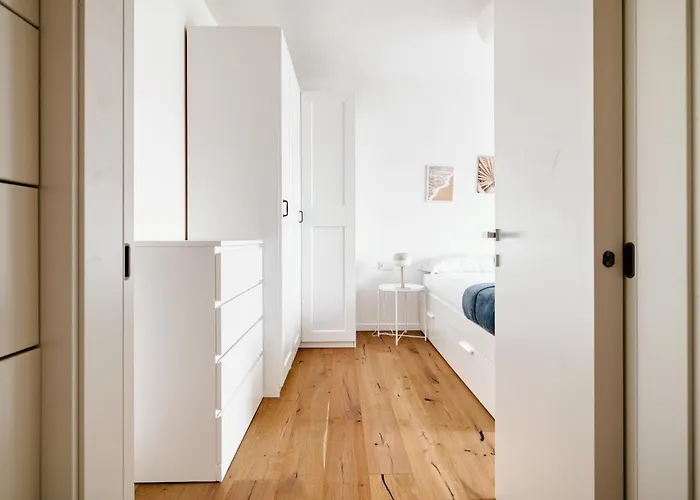 Just Urban - Bright 2br With Terrace 10 Min M4 To Duomo