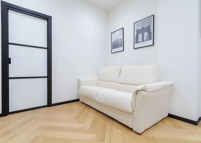 Boutique Flat Steps From Duomo Appartement Milaan