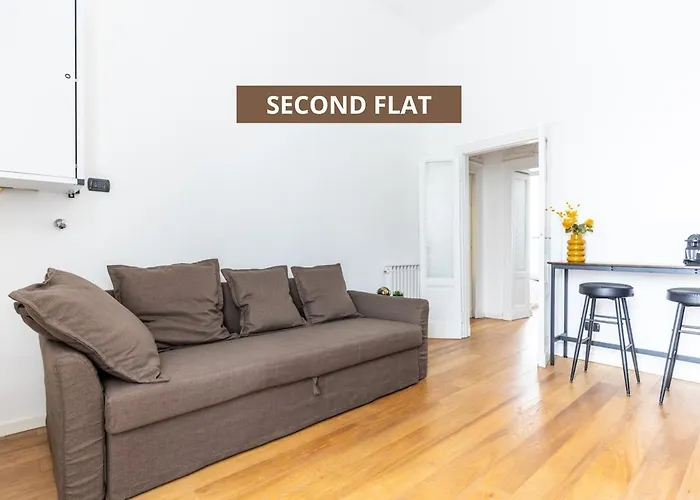 Duomo 7 Min - Two Independent Flats With Parking アパート *