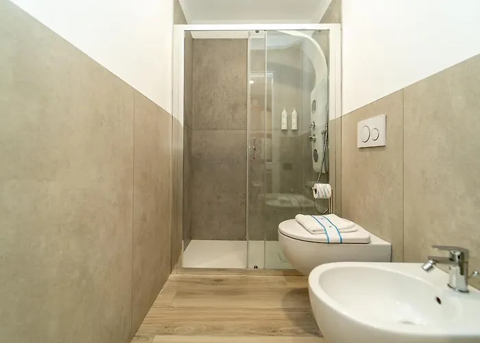 Spacious With Wifi And Ac & Parking מילאנו