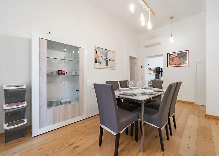 Appartement 5 Walk From Porta Venezia Station, With 2 Bedrooms Milan