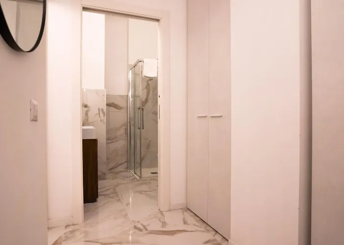 Oxart - Design A Due Passi Da Loreto * Milan