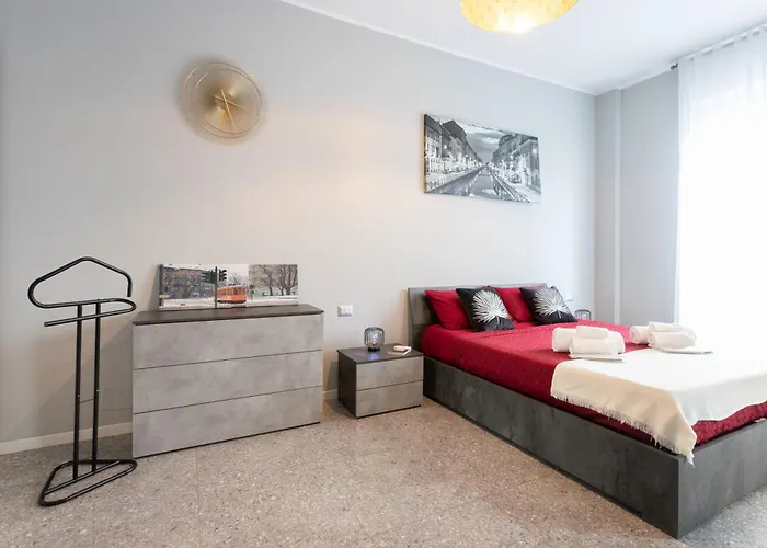 Anna San Siro Apartament *