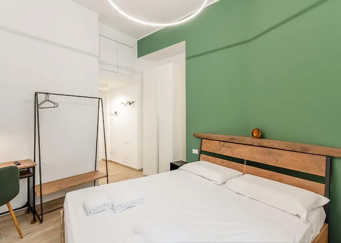 Entire With Patio In The Isola Area Apartament Mediolan
