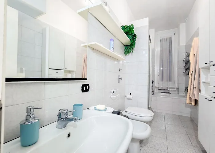 Appartement Three-room 2 Bedrooms With Balcony 2 Min From