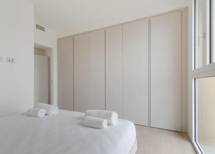 Guesthost - Lambrate Modern Flat With Terrace * 밀라노