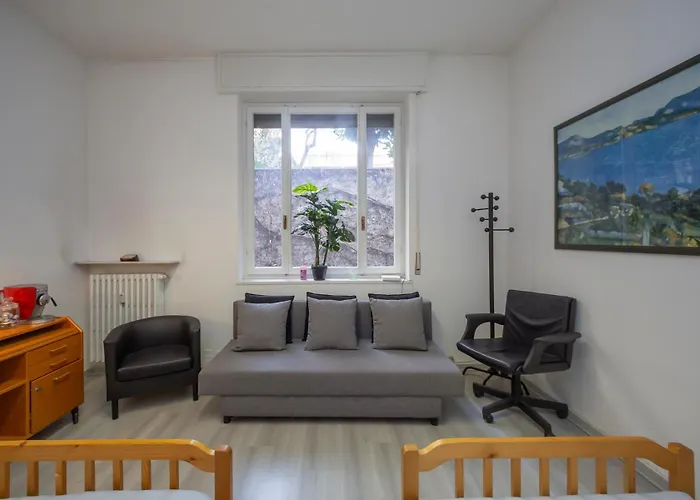 Comfortable And Quiet Near M4 Metro 아파트 *