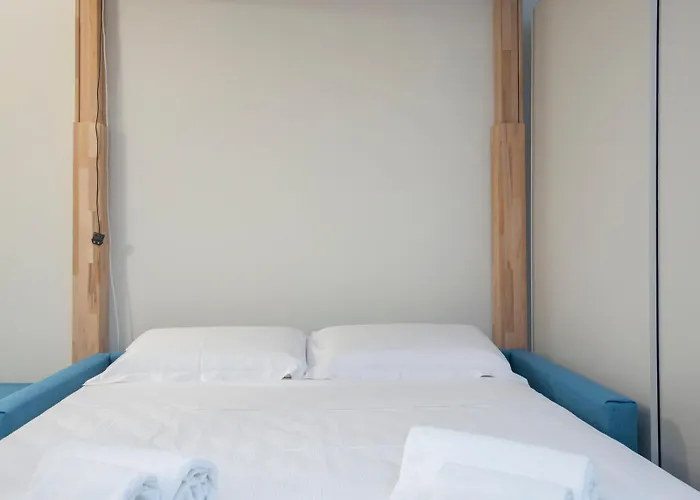 Apartment Duomo M5 A Stone's Throw From The Subway Milan