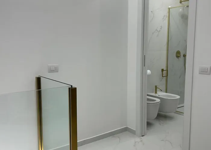 G Luxury Platinium&gold Red Metroline To Duomo * Milan