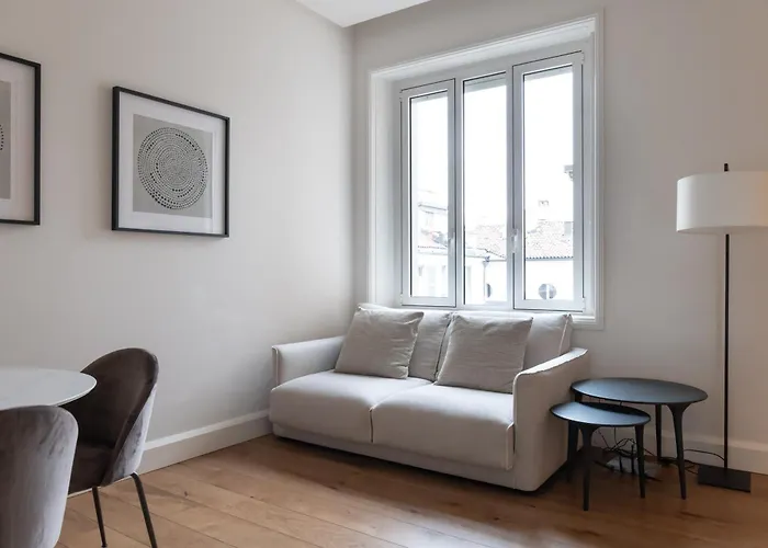 Apartment Elegante E Raffinato Bilocale G In Piazza Affari *