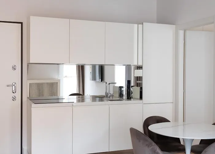 Elegante E Raffinato Bilocale B In Piazza Affari * Milão