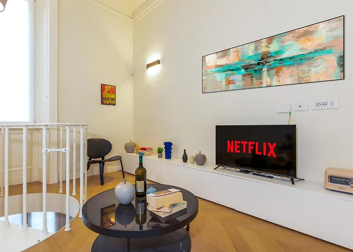 Elegant Duplex With Modern Design In Milánó