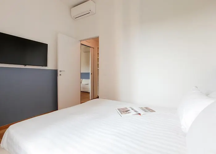 Hacca Collection - Luxury 3br Center Apartment *