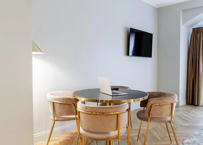 Prestige Boutique - Piazza Duomo 2 3* Milão