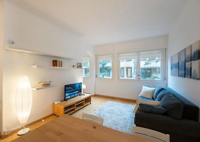 Free Parking, 2 Min To Metro, 8 Min To Rho Fair Apartamento