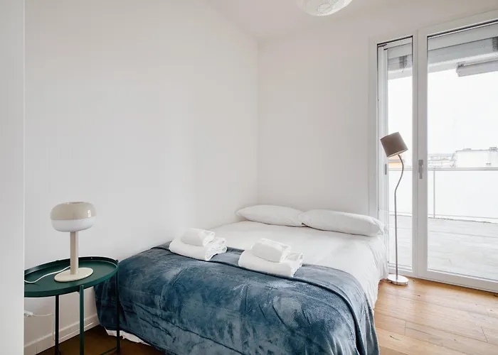 Lejlighed Just Urban - Bright 2br With Terrace 10 Min M4 To Duomo Milano