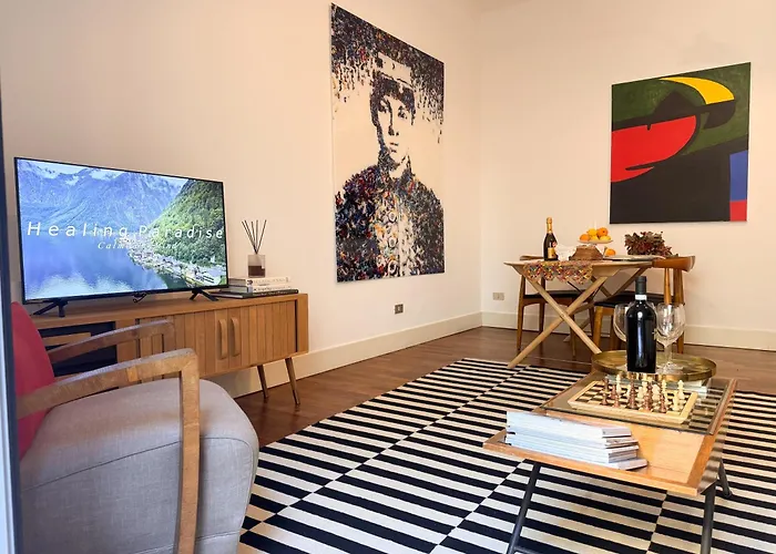 Brera Elegant Steps From Duomo, Montenapoleone, Design & Fashion Week Apartment