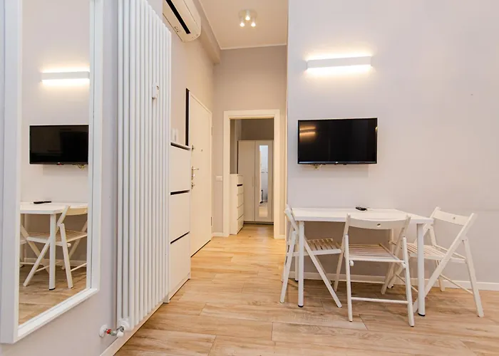 Repubblica Flat Apartment Milan