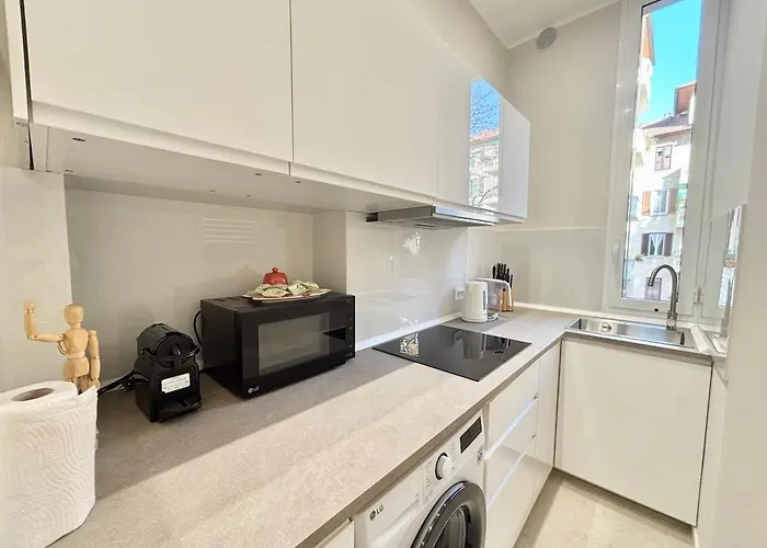 Apartmán Designer Apartment, Entire Home, 2 Bathrooms, For Families, Groups *