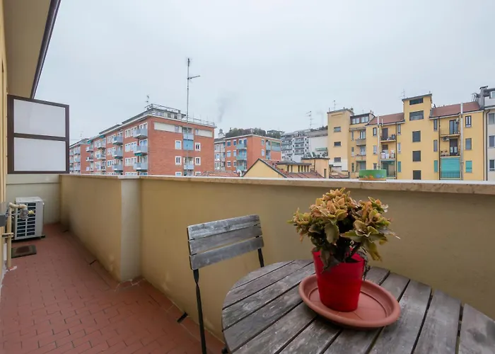 I-host - Bright 1br With Balcony In *