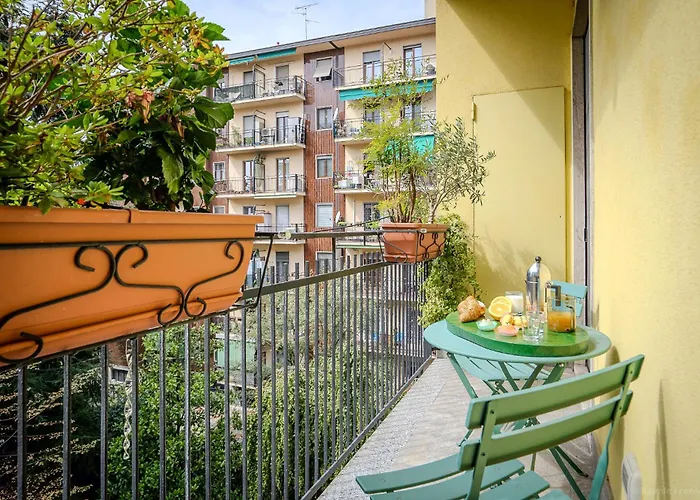 A 6 Fermate Dal Duomo, Trilocale Con 2 Bagni Apartamento Milão