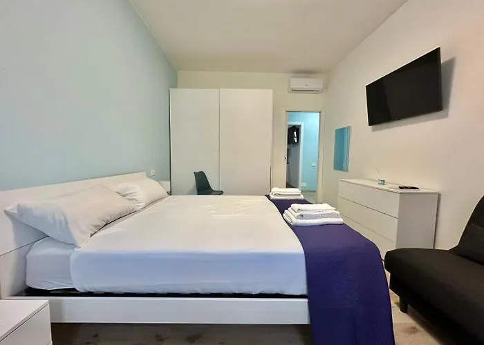 Lucania Azzurra Apartment, Elegante E Confortevole, Con Metro M3 Sotto Casa, Collegamento Diretto A Duomo Di E Stazione Daire Milano