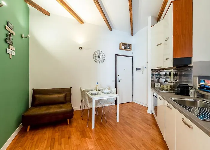 Stylish With Balcony - Brera * ميلان
