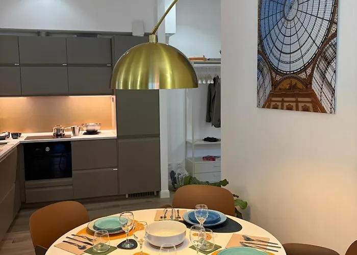 Premium Duomo Metro1, Comolake Trains11 * Milano