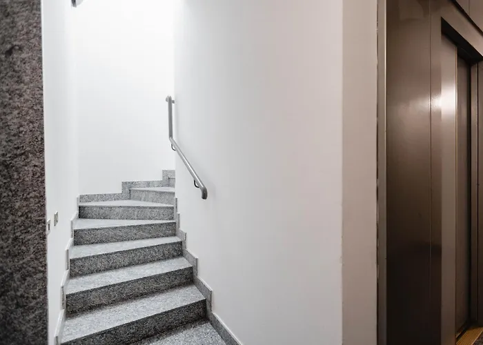 Black & Light Apartment *