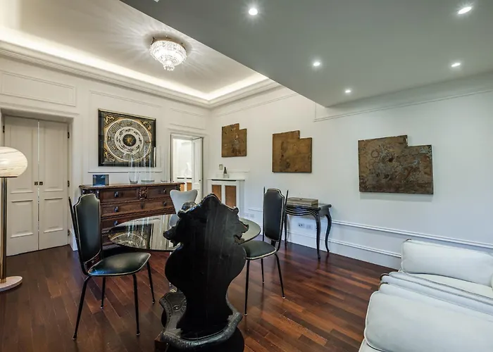 Apartment The Seven Stars - Montenapoleone Milan