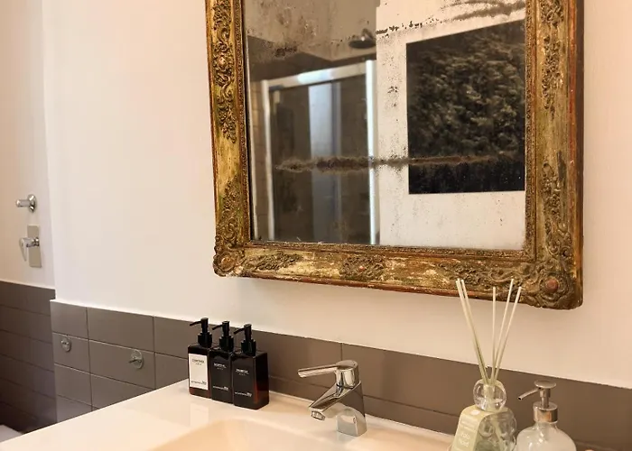 Brera Elegant Steps From Duomo, Montenapoleone, Design & Fashion Week Apartment *