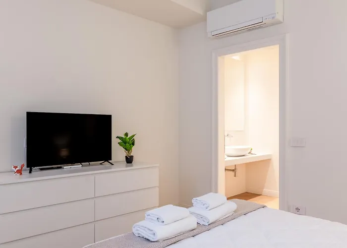 Elegant Duplex With Modern Design In Apartman