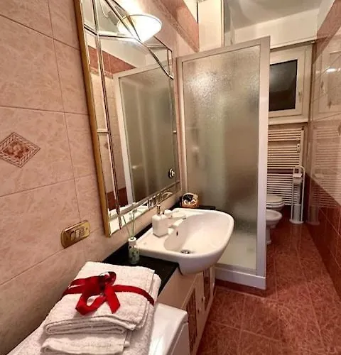شقة Casacarmela 7Min Linate 4Min Unipol Arena-Near Station & Fast Wifi-Tram Diretto Per Il Duomo