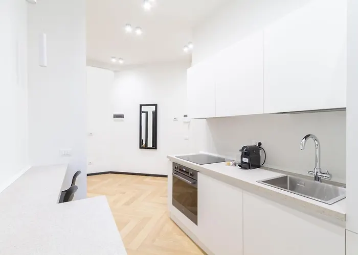 Boutique Flat Steps From Duomo Appartement Milaan